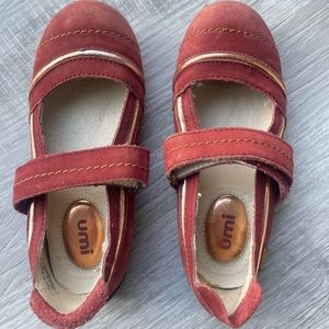 Umi girl’s shoes, size 26.